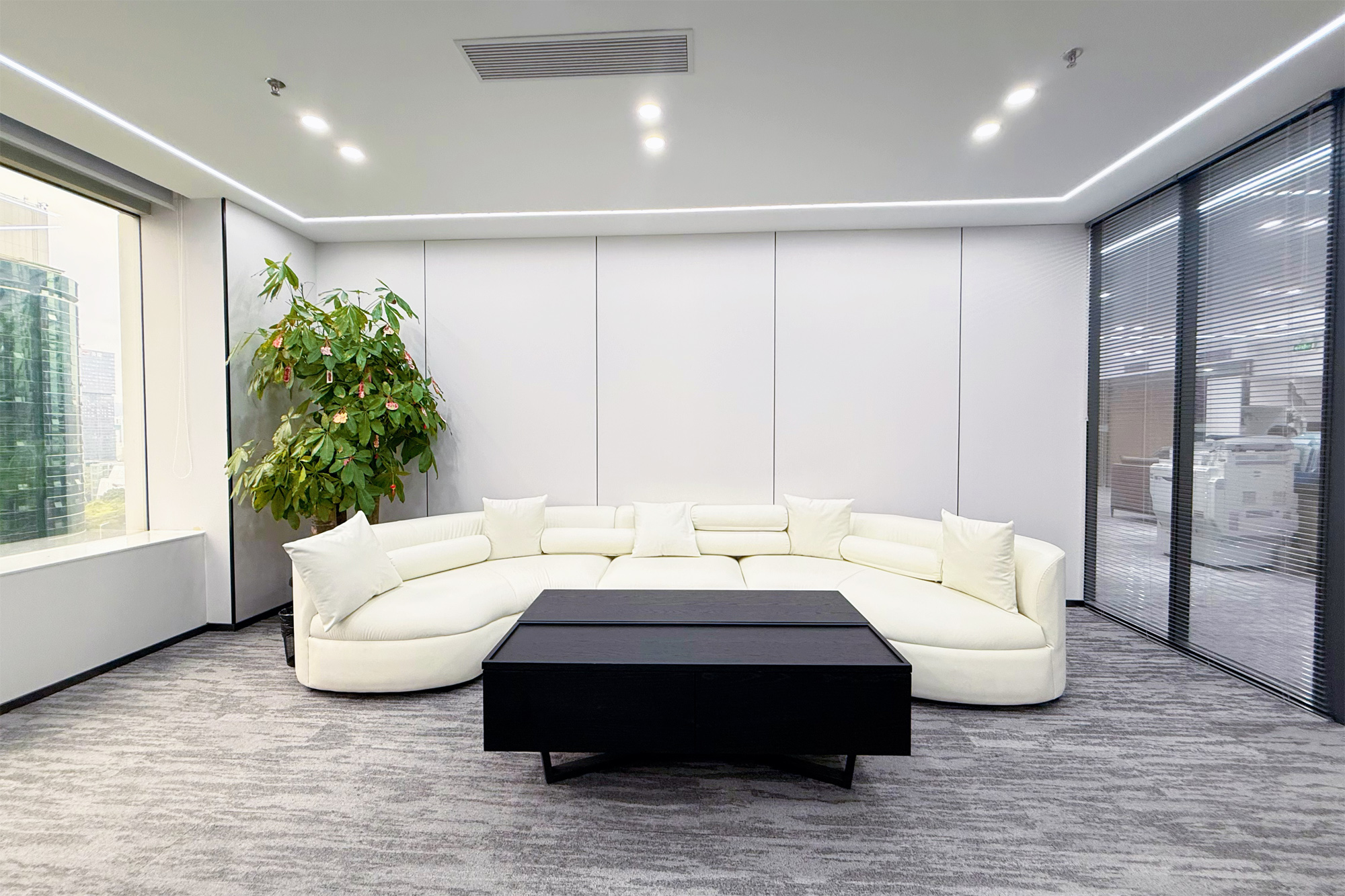 1775639262489850.jpg 接待室.jpg